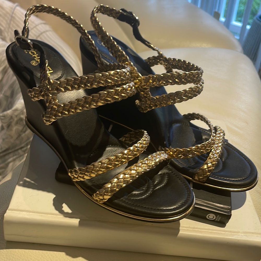 Chanel Braided Calfskin CC Logo Wedge Sandals size 10 EU 41